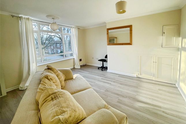 5, Altham Grove, Essex photo 2