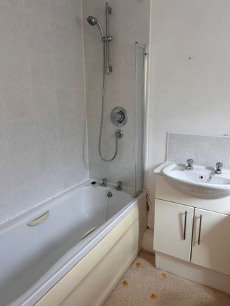 17, Yalland Close, Bristol photo 4