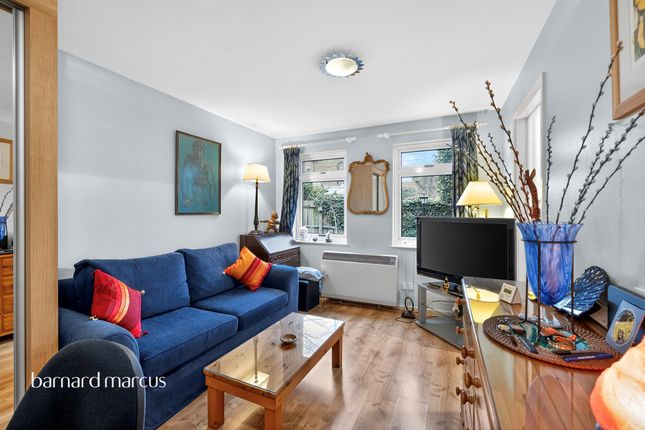 27c, Westcott Road, London photo 2