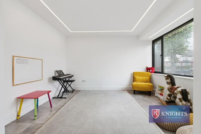 117, Latymer Road, London photo 3