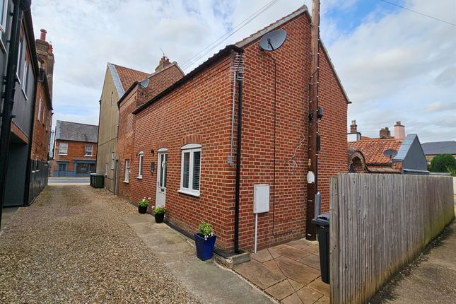 15b, London Street, Swaffham photo 2