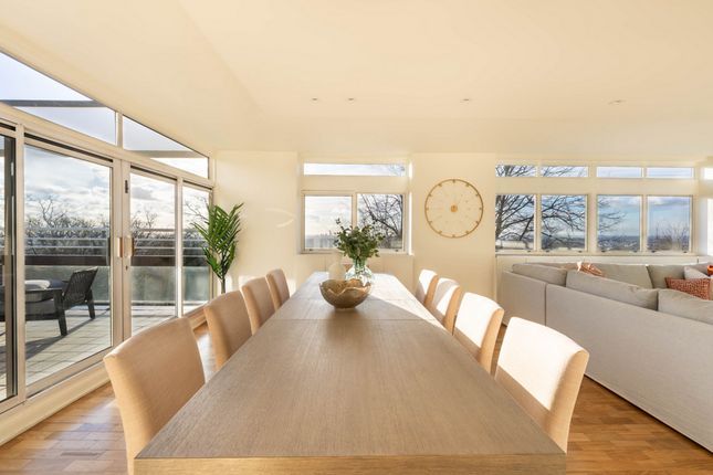 Flat 1, Oak Hill Lodge, Oak Hill Park, London photo 4