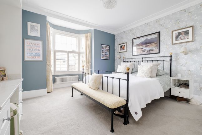 Terraced house for sale in Collingwood Avenue, London