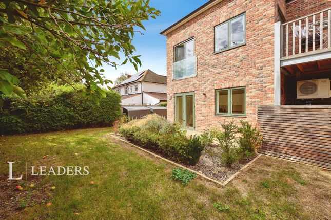 Flat 3 Eddeva House, 130, Queen Ediths Way, Cambridge photo 2