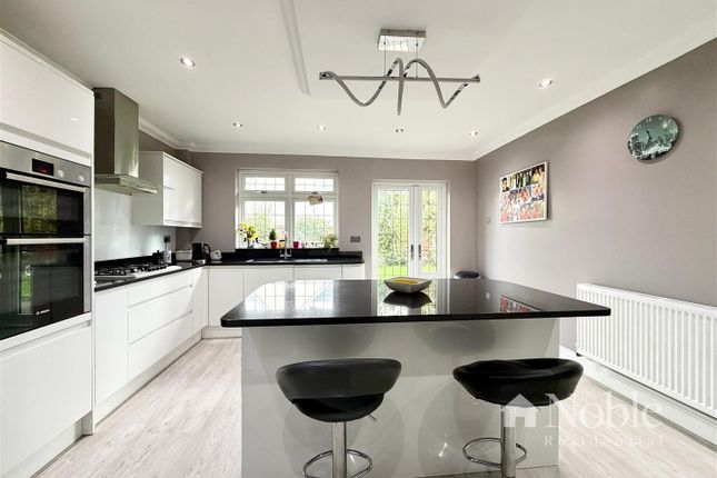 219, Brentwood Road, Romford photo 2