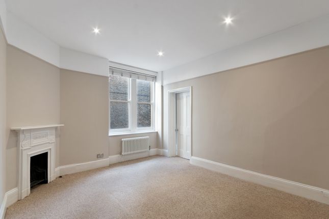 73B, Prince of Wales Drive, London photo 3