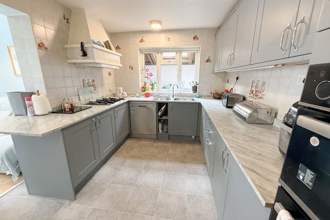 9, Courtleigh Avenue, Barnet photo 4