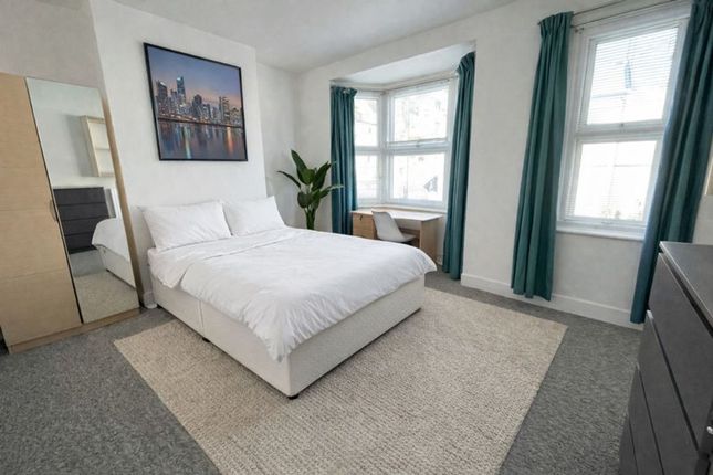 4-bed terraced on 8 Ewhurst Road, Brighton, £2,678/mo