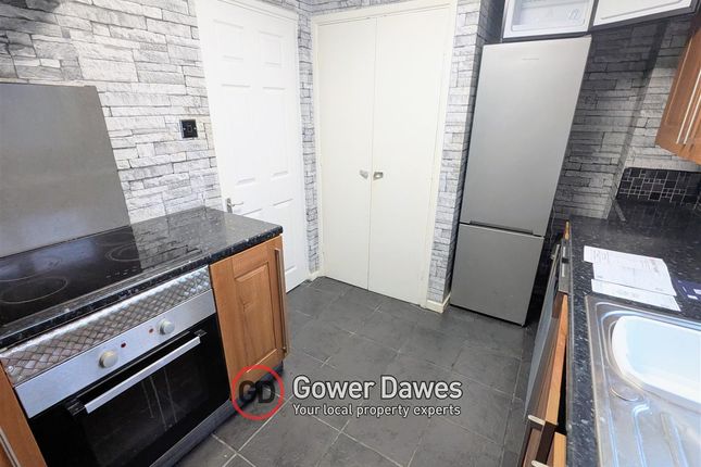 Flat 8, Heberden Court, Wingrove Drive, Purfleet-on-Thames photo 3