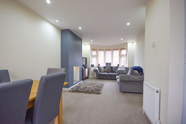 39, Kenilworth Road, Cheadle Heath photo 4