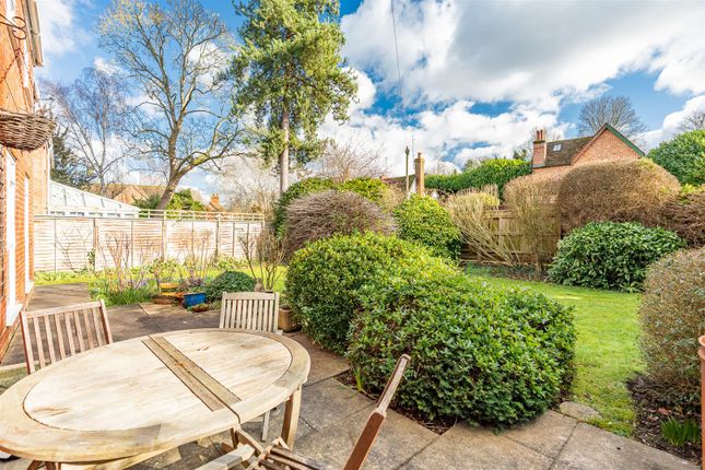 2, Elmoor Avenue, Welwyn photo 2