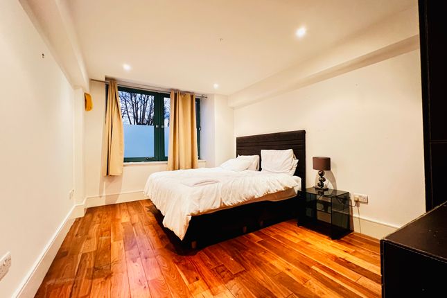 Flat to rent in Shoot Up Hill, London