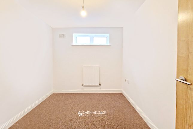 Flat for sale in Wessex Court, The Avenue, Wembley