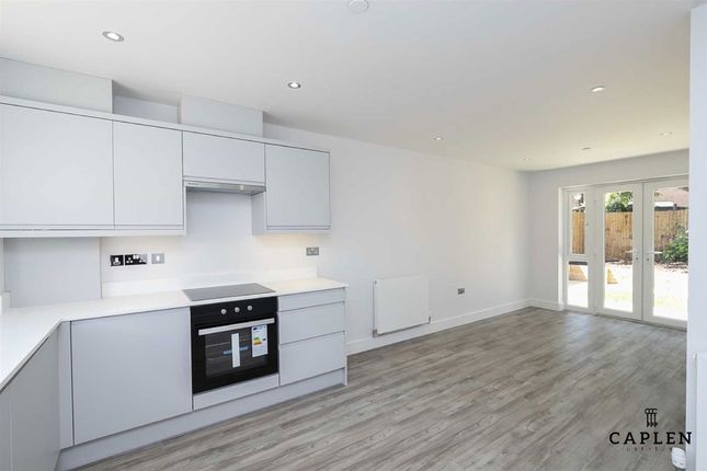 3 Lawton Green, 90A, Lawton Road, Loughton photo 3