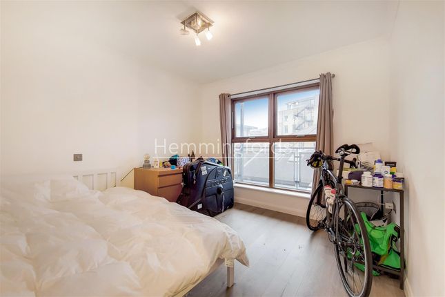Flat for sale in Atlantic House, Waterson Street, Shoreditch