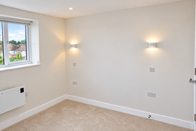 Grovebury Court, Chase Road, , Southgate photo 4