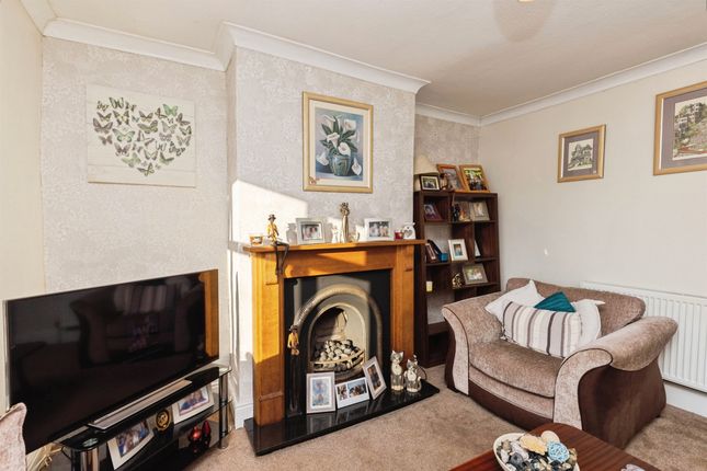 12, Jer Grove, Bradford photo 2
