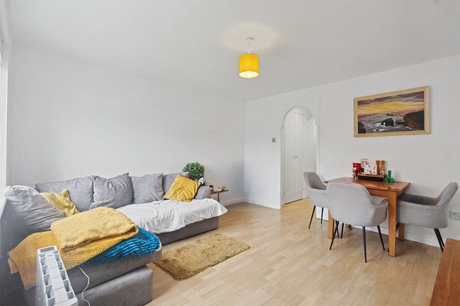 101, Barnwell Drive, Hockley photo 3