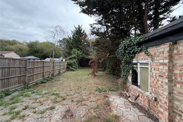 6, Cottesbrooke Close, Slough photo 2