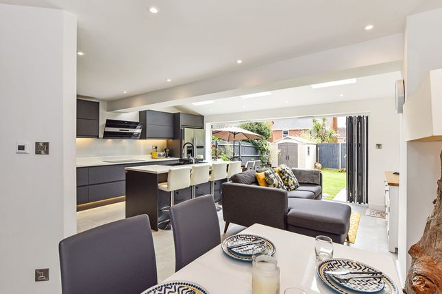 18, Partridge Close, Fareham photo 2