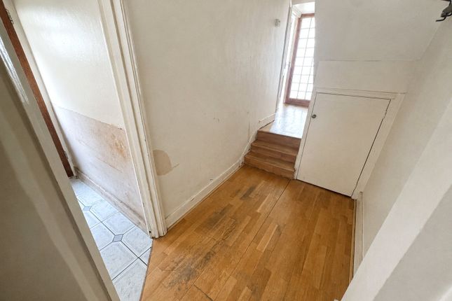 Ground Floor Flat, 95, Farley Road, London photo 3
