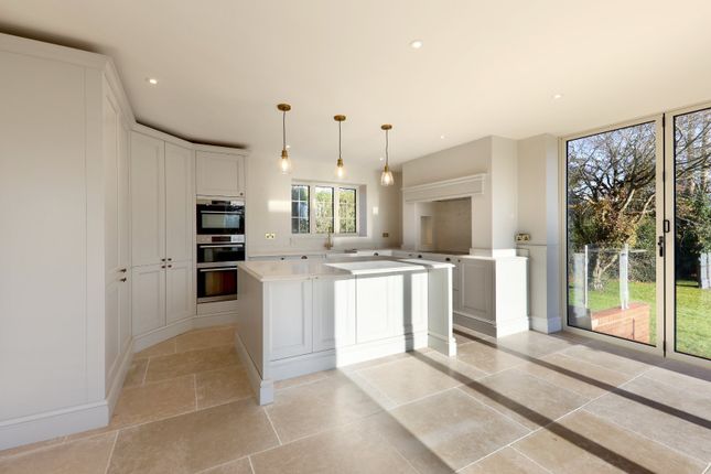 17, Burnham Avenue, Buckinghamshire photo 2
