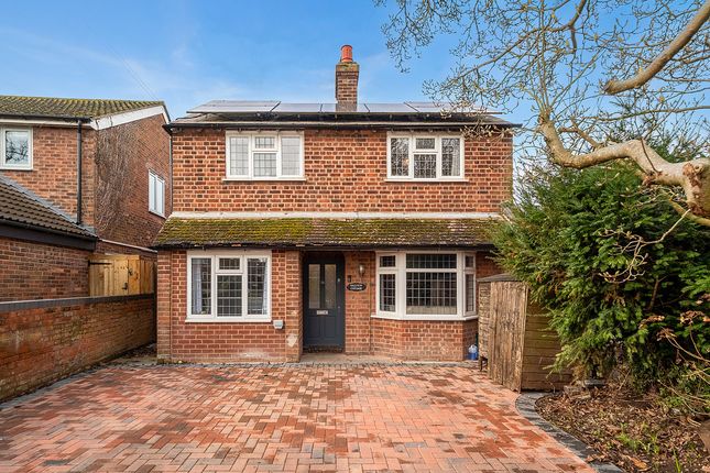 Detached house for sale in Wellesbourne Road Barford, Warwickshire
