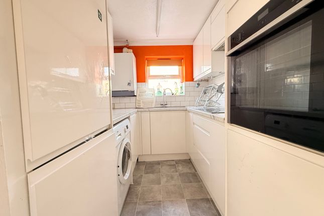 Flat A, 109 Southwood Road, Hayling Island photo 3