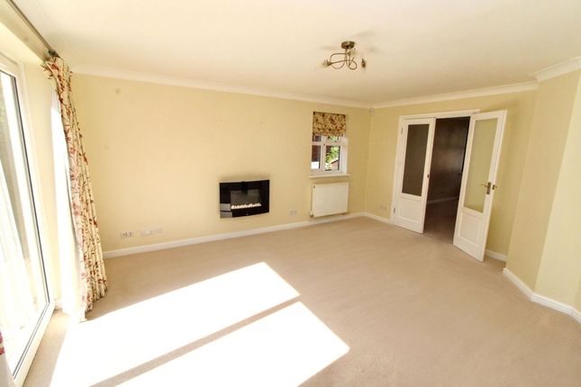 17 Badger Way, High Wycombe photo 3