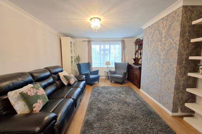 84, Leys Road, HEMEL HEMPSTEAD photo 2