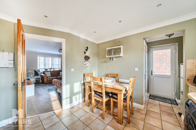 30, St. Andrews View, Blandford Forum photo 3