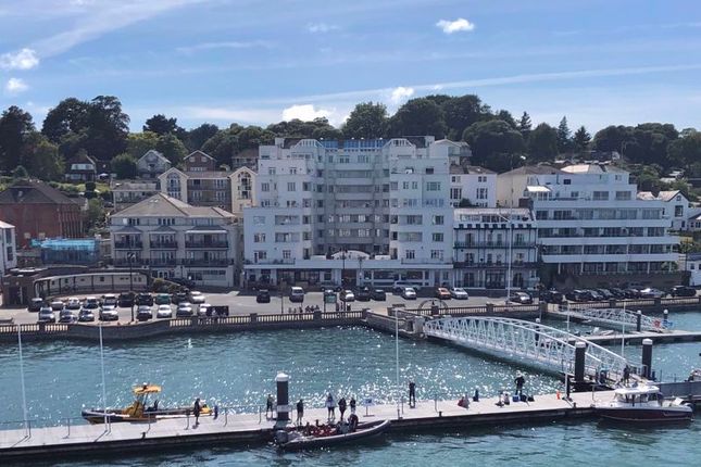 Thumbnail Flat to rent in The Parade, Cowes