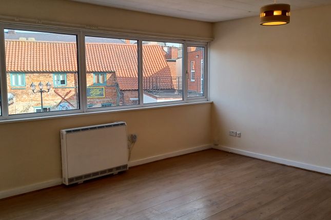 Studio to rent in Southgate, Sleaford