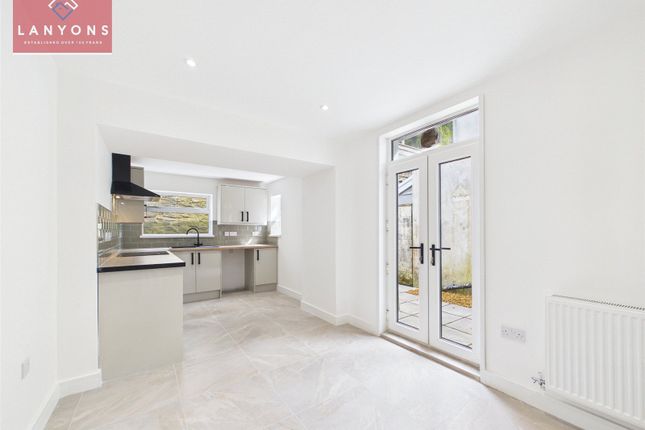 17, Tynybedw Terrace, Rhondda Cynon Taf photo 4