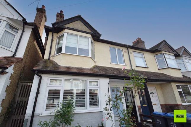 Thumbnail Maisonette to rent in Dinton Road, Colliers Wood