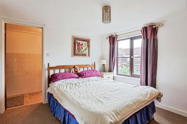 Flat 4, The Granary,, Gooseberry Lane, Hampshire photo 4