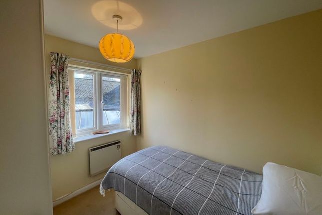 Flat for sale in Potter Hill, Pickering