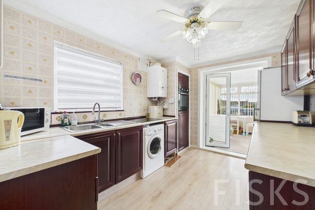 41, Stanley Road, Benfleet photo 4