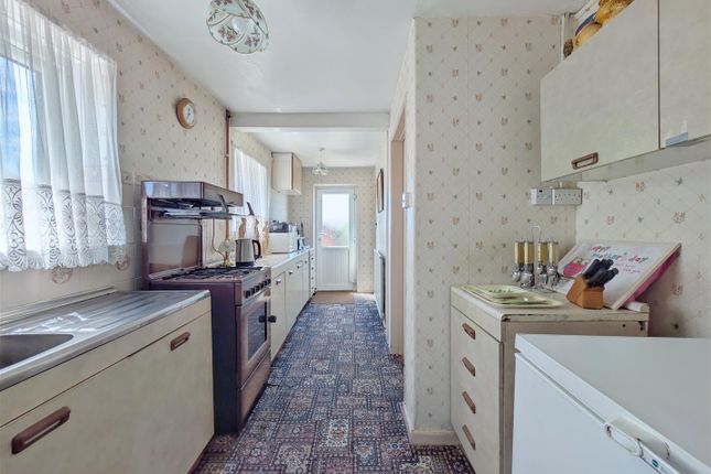 9, Harrison Way, Lydney photo 4