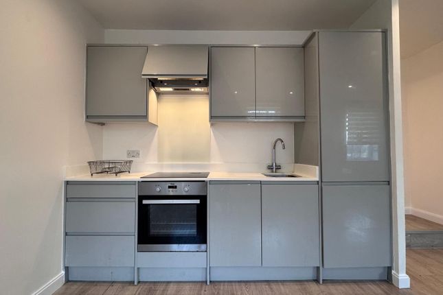 Flat 13, , Pelham House, 124 High Street, Hornchurch, Hornchurch photo 3