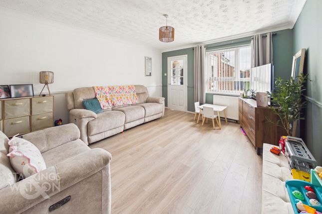 35 Greenacre Close, Norwich photo 4