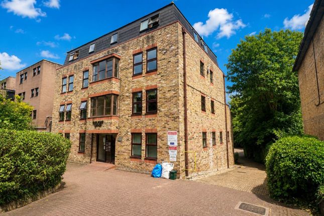 Studio flat on Flat 11, Guilford Lodge, Queens Road, Brentwood, £150,000