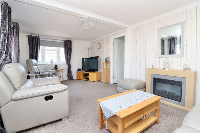 52, Kingsmead Park, Market Rasen photo 3