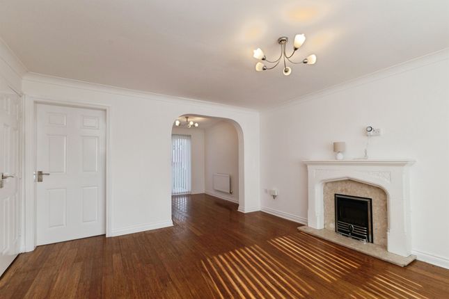 7, Finchlay Court, Middlesbrough photo 3