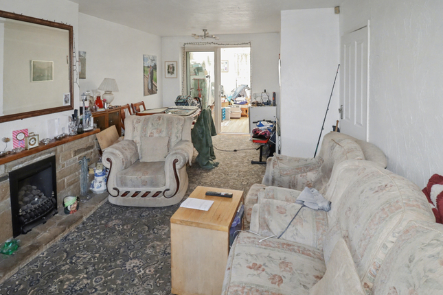 145, Westburn Avenue, Keighley photo 2