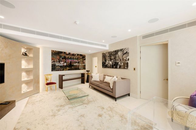 3 East Mews,, The Knightsbridge Apartments, London photo 4