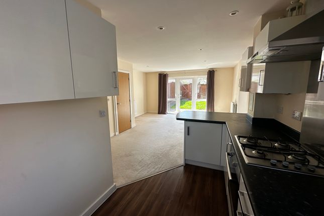 87, MILTON KEYNES photo 5