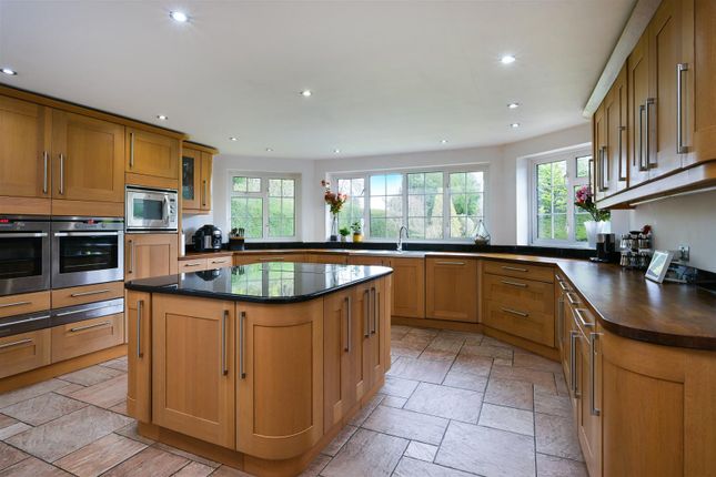 Holly House, 20 Hollymead Road, Coulsdon photo 2