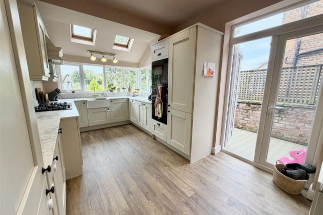 Roston, Vicarage Lane, Altrincham photo 3