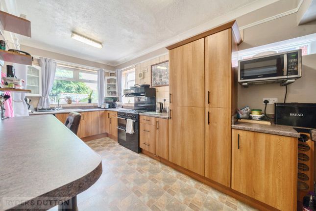 223, High Barn Road, Oldham photo 4